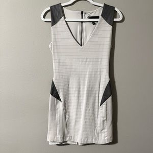 La Pina by David Helwani Ribbed Leather Trim - M